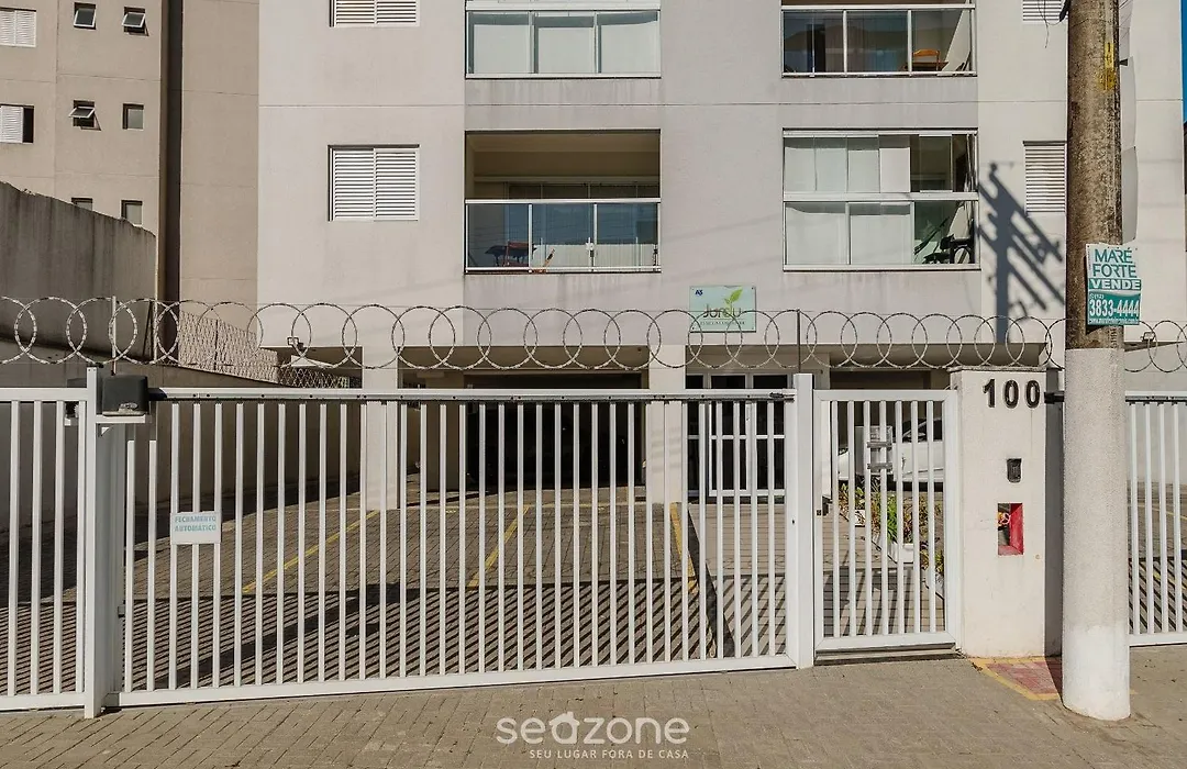 RJI - Apartamentos próximos da praia de Itaguá-1